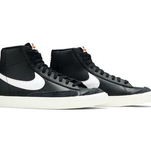 Nike Blazer Mid 77- Youth Size 7